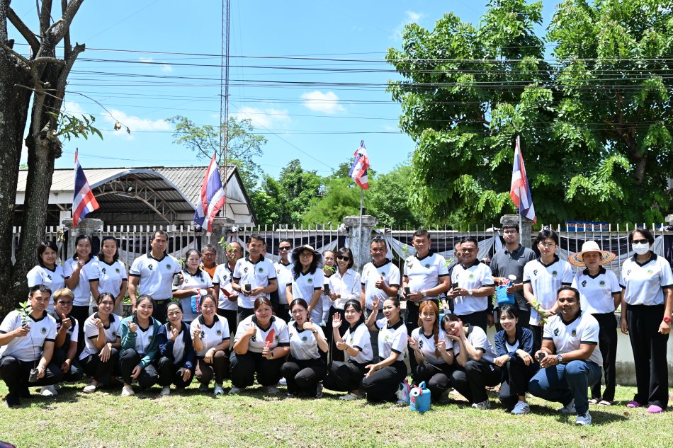 วันพุธที่ 27 พฤษภาคม 2569 เวลา 10.00 น. นายบุญส่ง ทองมูล นายกเทศมนตรีตำบลโนนหัน พร้อมข้าราชการ เจ้าหน้ที่ พนักงานเทศบาล ได้ร่วมจัดกิจกรรมวันต้นไม้ประจำปีของชาติ พ.ศ2569 ที่บริเวณหน้าอาคารสำนักงานเทศบาลโนนหัน